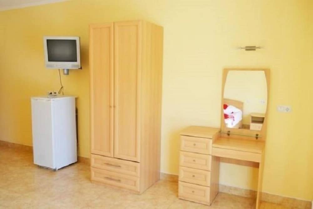 Family Quadruple Room, Multiple Beds, Hill View photo 2