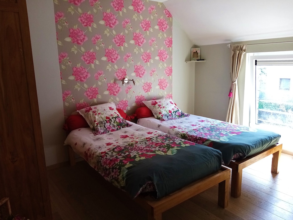 Romantic Quadruple Room, Ensuite photo 2