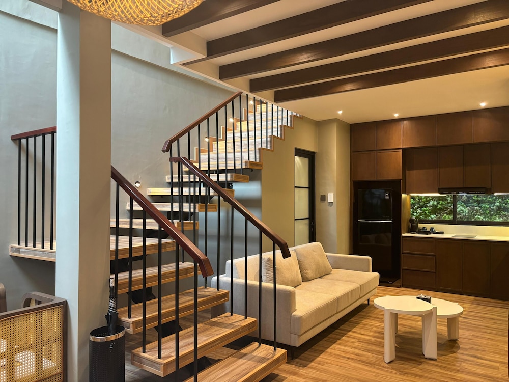 Mezzanine Studio - Photo 8