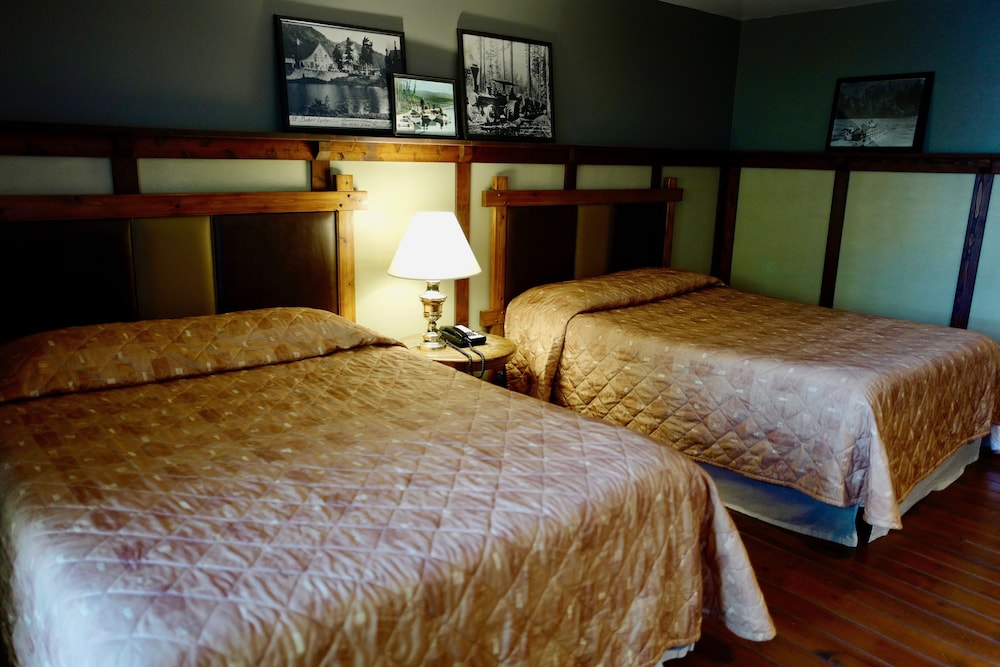 Standard Room, 2 Queen Beds, Non Smoking, Bathtub photo 2