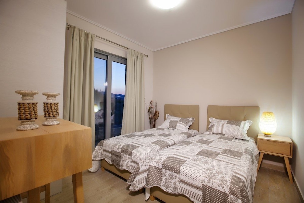 Apartment, 2 Bedrooms, Pool View