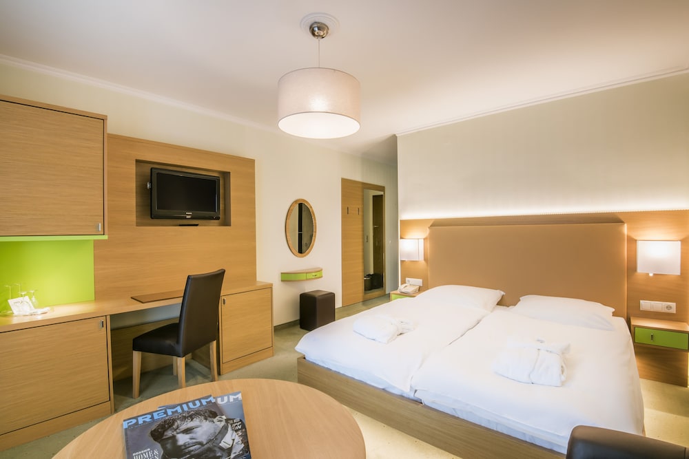 Standard Room, sunny side