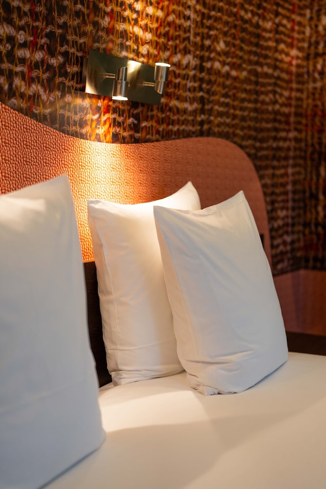 Comfort Room (View) - Photo 6