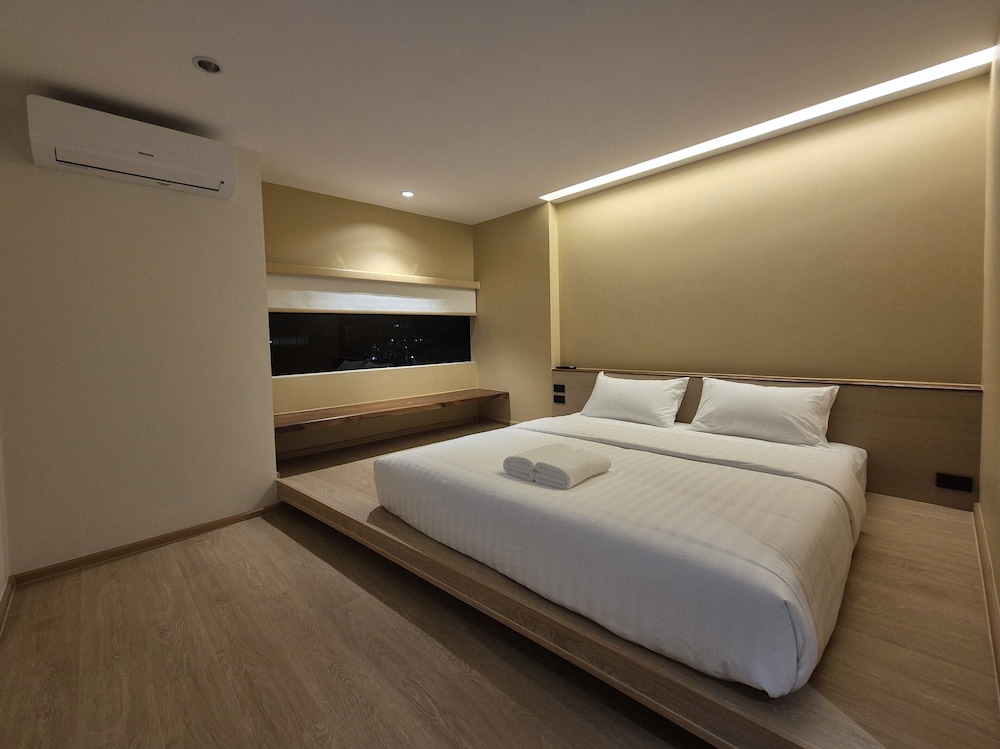 Double Room, Non Smoking, City View photo 1
