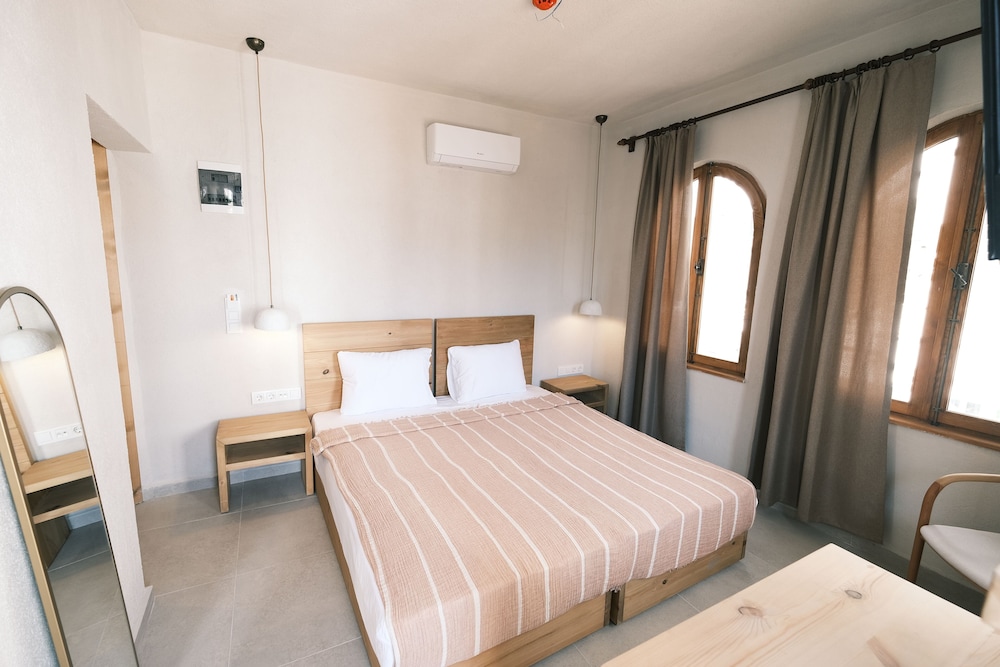 Twin Room, 2 Twin Beds, Balcony - Photo 1