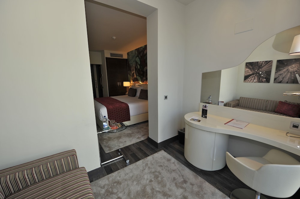 Suite, 1 Double Bed with Sofa bed, Pool View