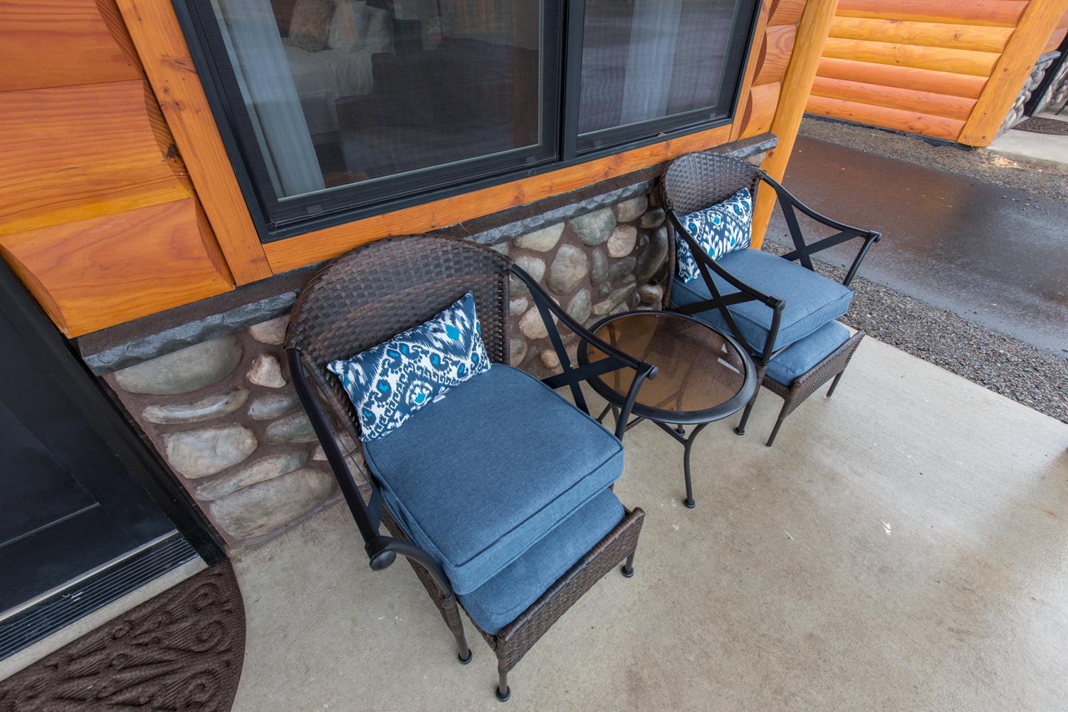 Cabin with Porches photo 2