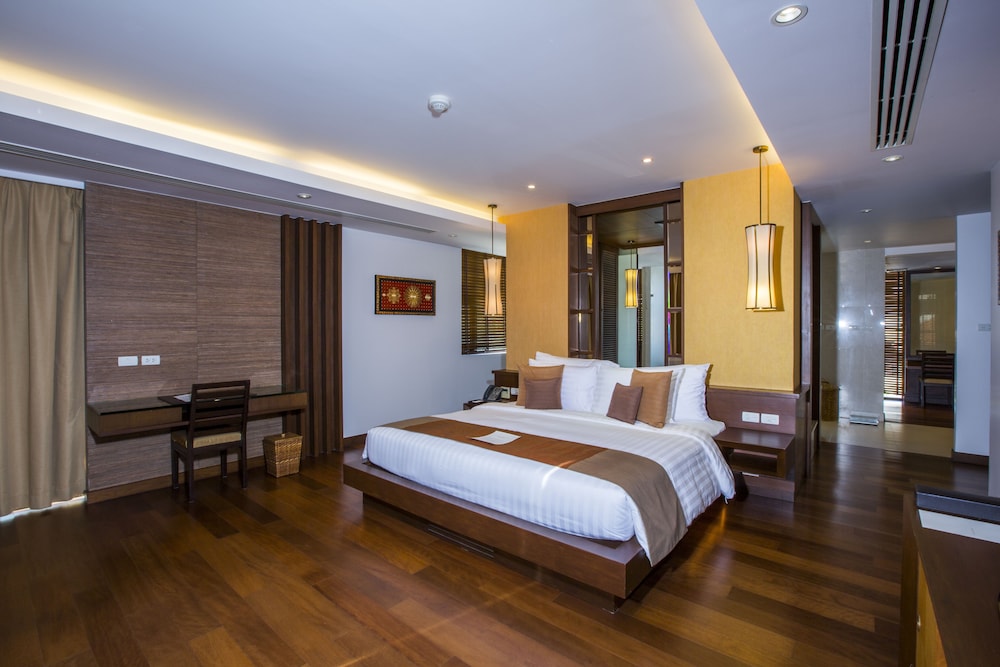 Room, 3 Bedrooms (Residence) - Photo 3