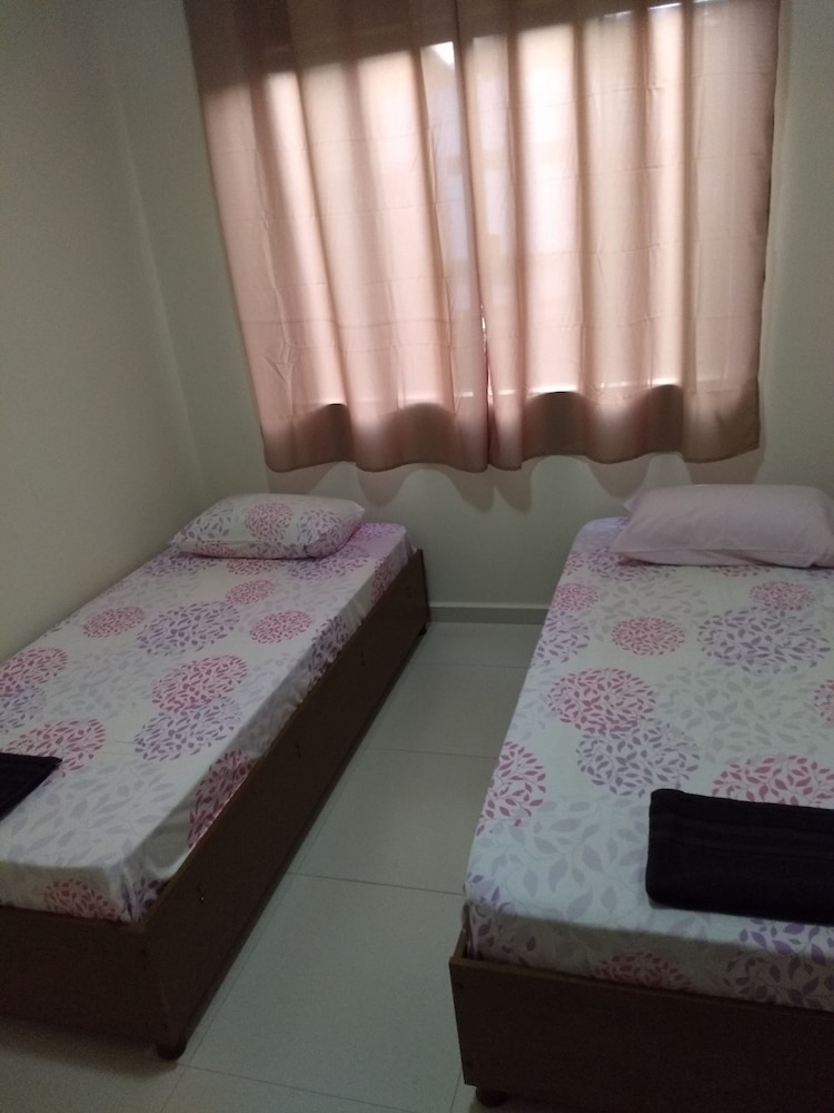 Family Townhome, Multiple Beds, Non Smoking, City View photo 1