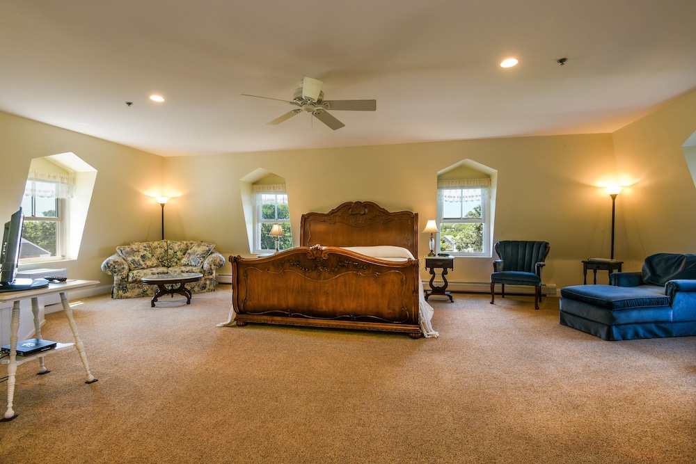 Suite 9 photo 3