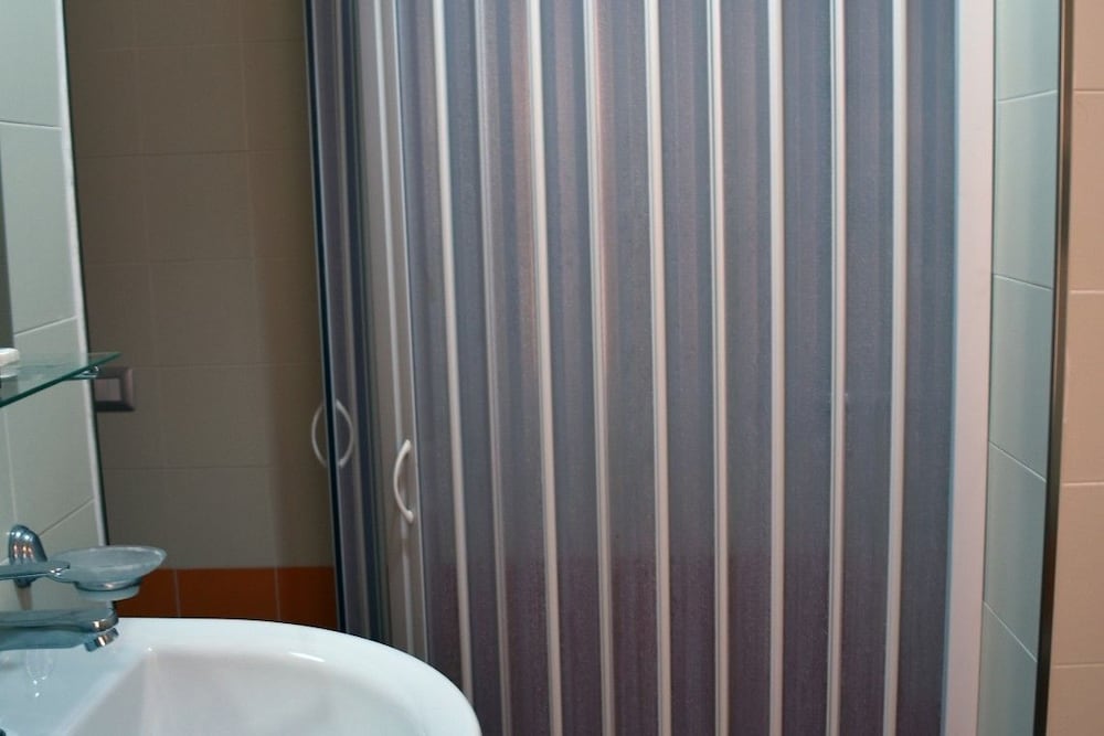 Basic Double Room photo 3