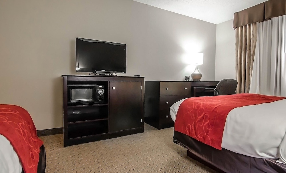 Suite, 2 Queen Beds, Non Smoking - Photo 2