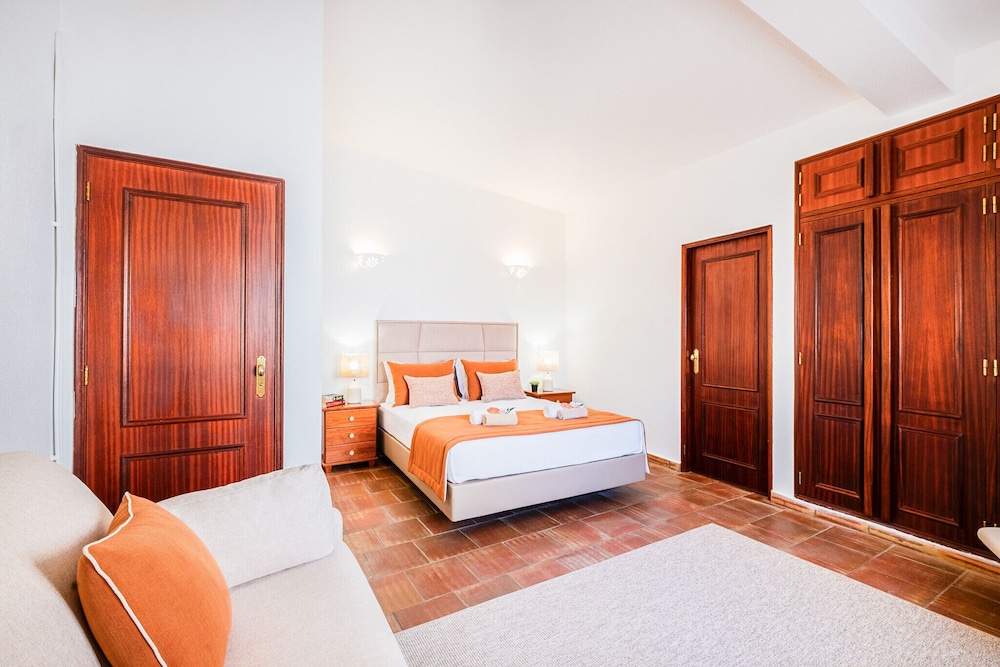 Villa, 4 Bedrooms, Private Pool, Beachside