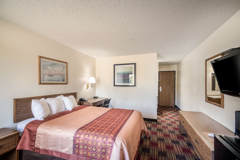 Room, 1 Queen Bed, Non Smoking - Photo 1
