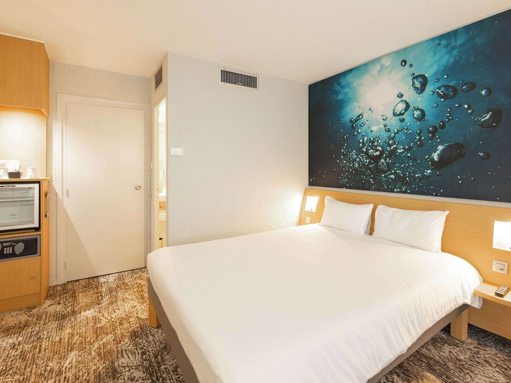 Standard Room, Multiple Beds photo 3