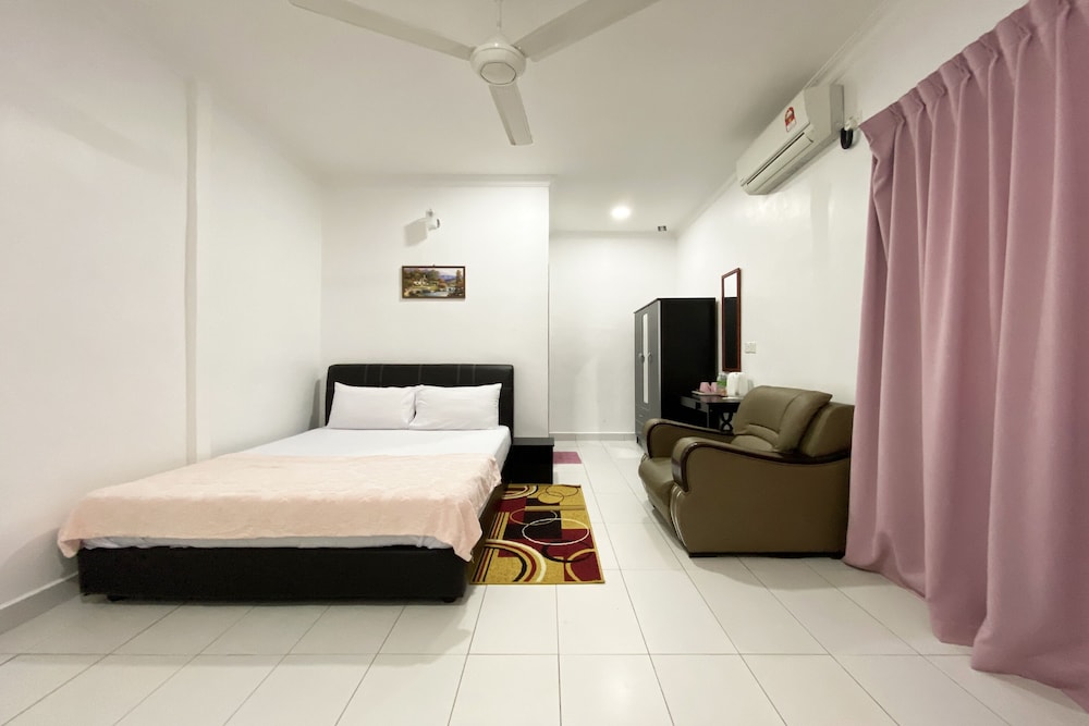 Room, Private Bathroom - Photo 3