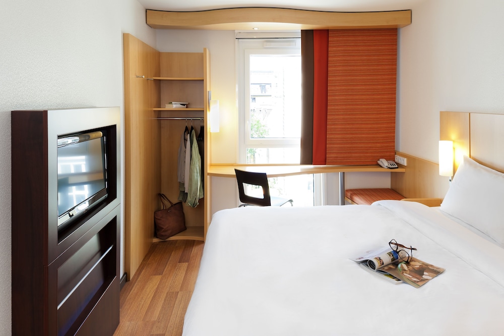 Room, 1 Double Bed - Photo 5