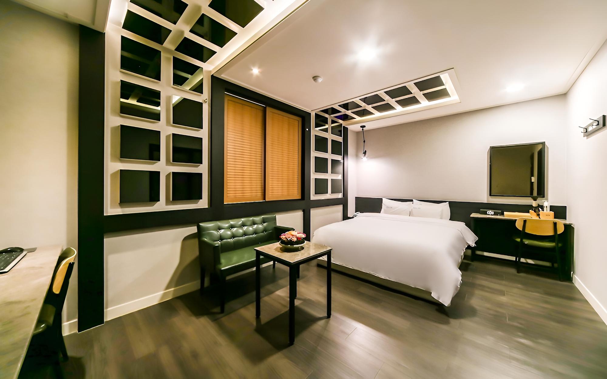 Room (VIP (bathtub))