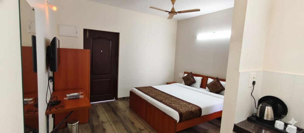 Deluxe Double Room, Hill View