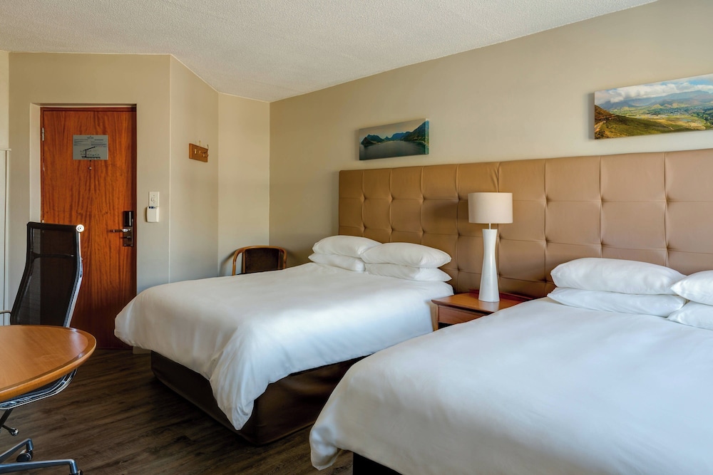 Room, 2 Double Beds - Photo 4