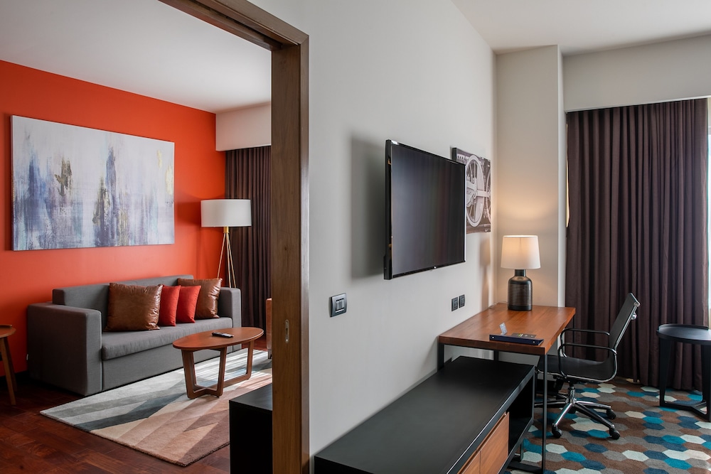 Suite, 1 King Bed - Photo 5