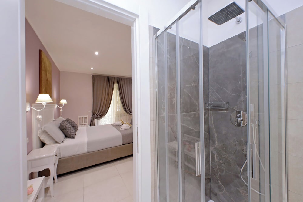 Superior Triple Room photo 3