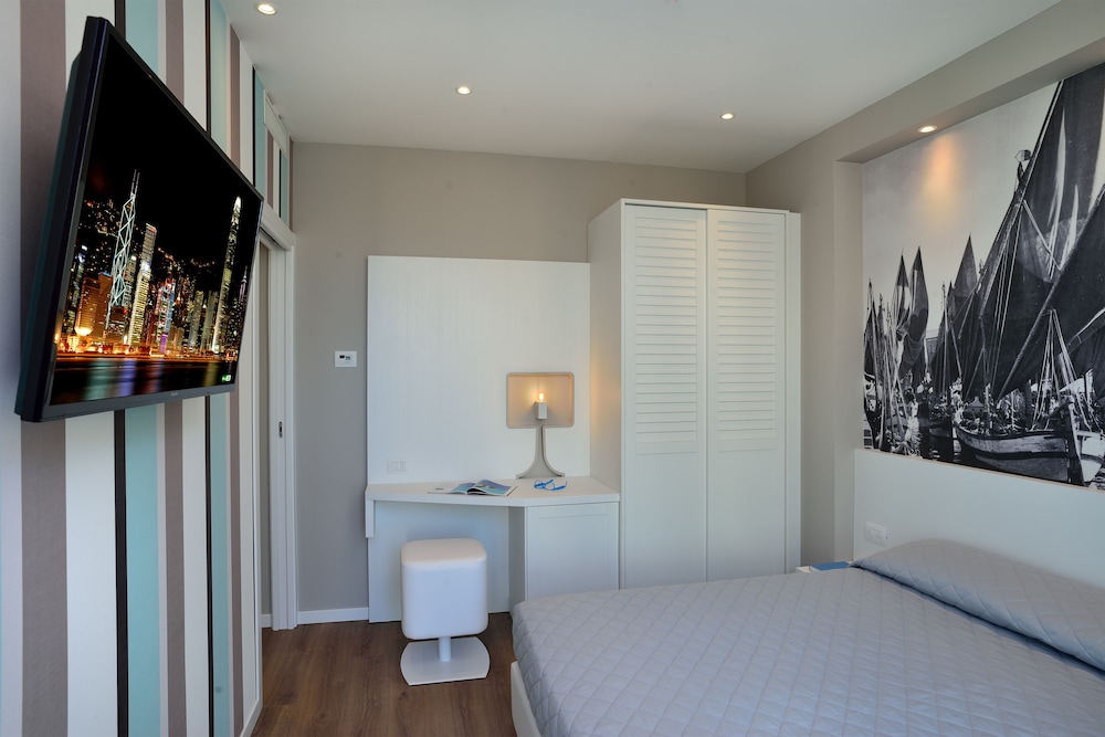 Junior Suite, Balcony photo 3