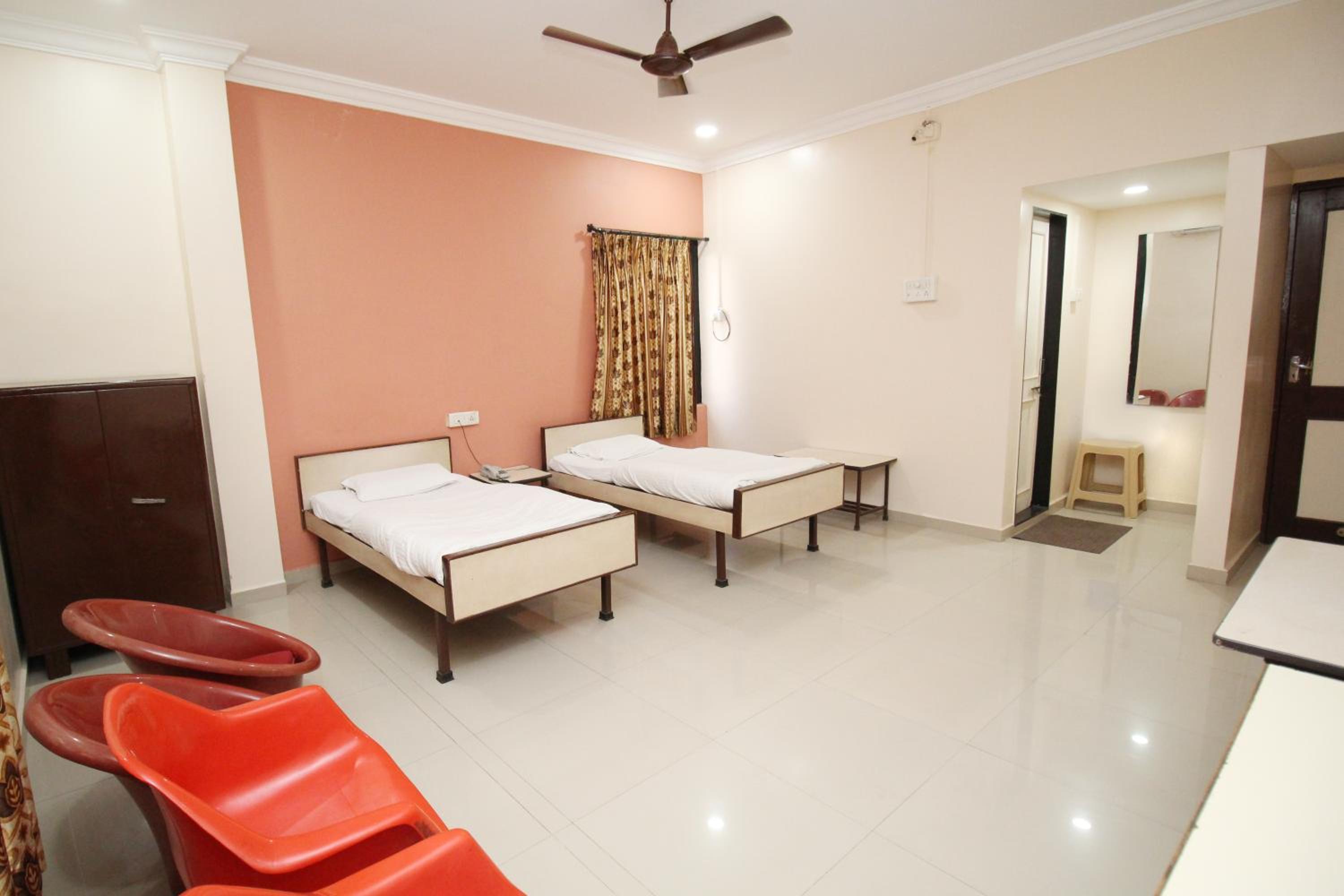 Executive Twin Room - Non AC  photo 1