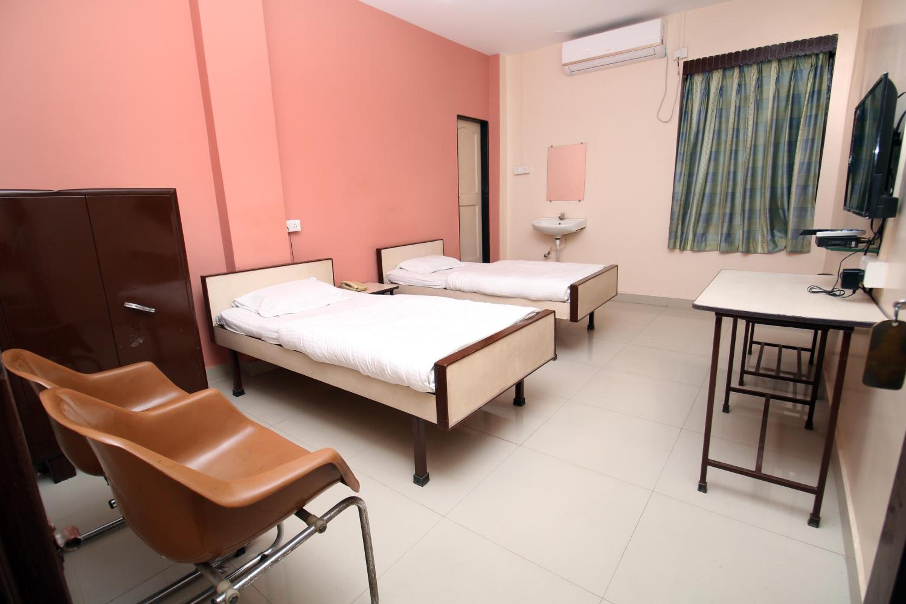 Executive Twin Room - AC photo 3
