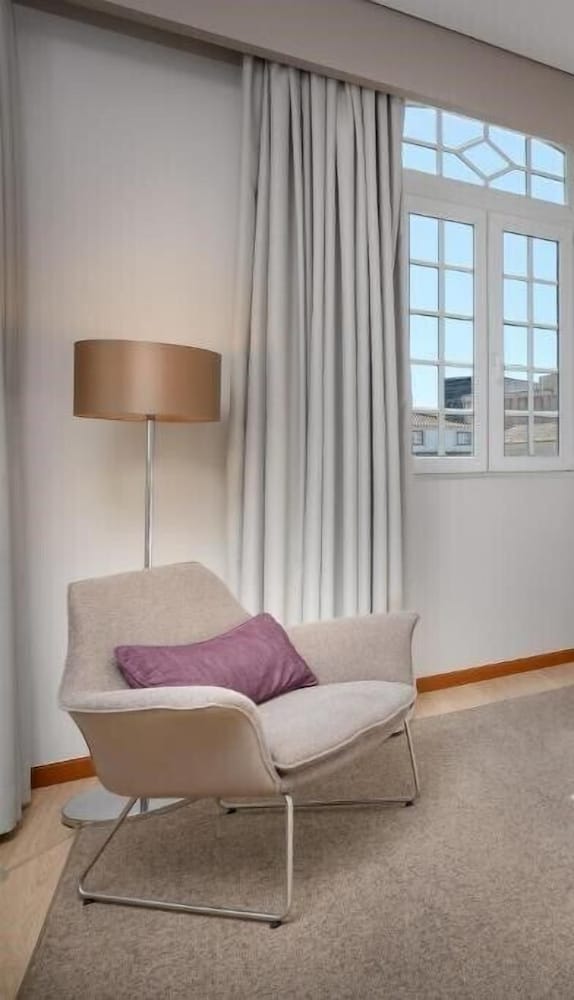 Deluxe Double or Twin Room, Canal View photo 2