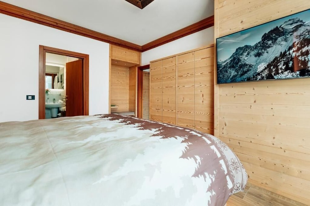 Junior Triple Room, Balcony, Mountain View photo 1