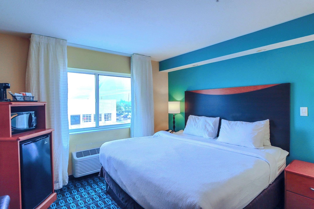 Suite, 1 King Bed, Non Smoking
