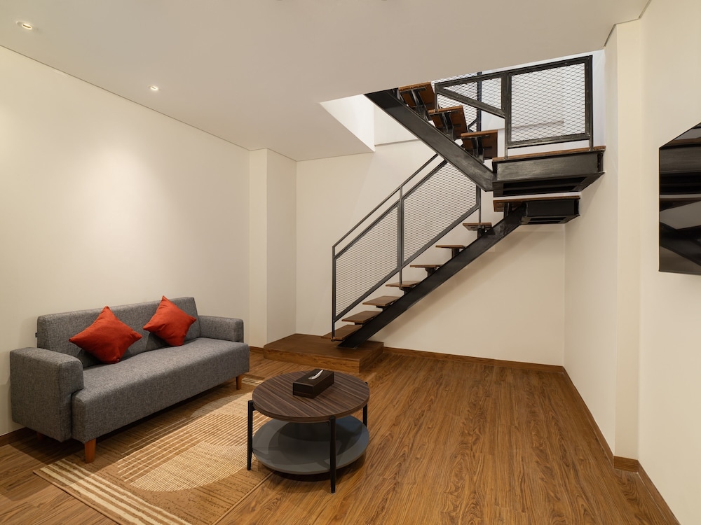 Suite - Photo 2