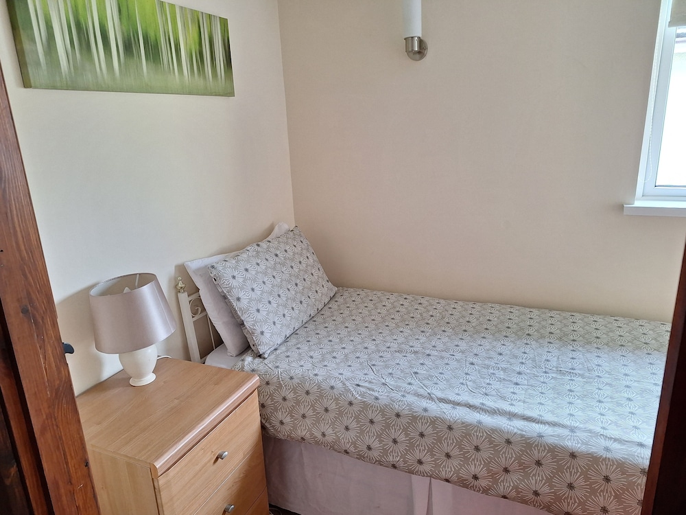 Hazel Bungalow photo 2