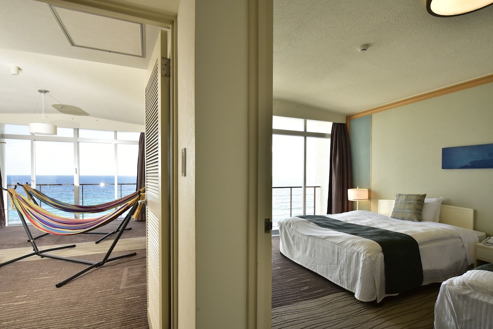 Ocean View Suite Room B with hammock (656 sqft) Non Smoking - Photo 1