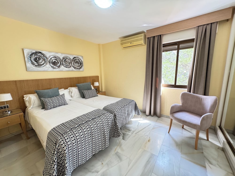 Classic Apartment, 1 Bedroom, Terrace, Partial Sea View photo 2