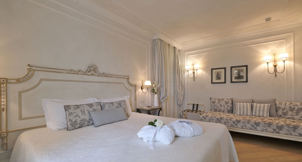 Superior Double Room - Photo 1