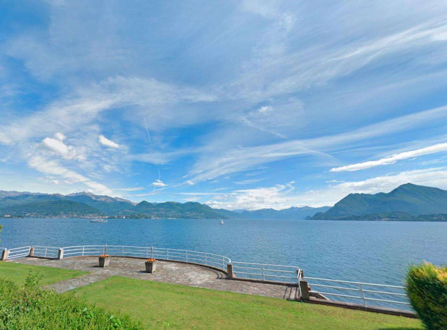 Apartment with Lake View photo 1
