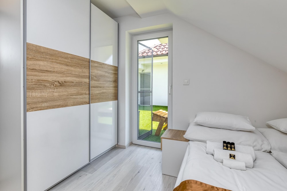 Family Villa, Multiple Bedrooms, Mountainside (Pool & Whirlpool Villa Art Four) photo 1