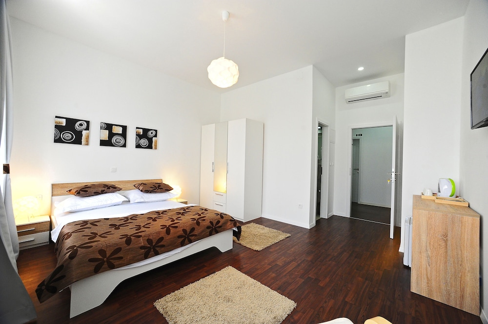 Standard Double Room (with extra bed, 2) photo 1