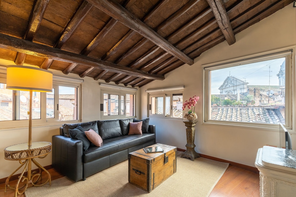Penthouse, 1 Queen Bed, Ensuite, City View