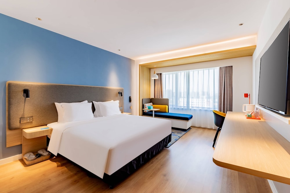 Suite, 1 Bedroom (Living Area Smart Room) - Photo 1
