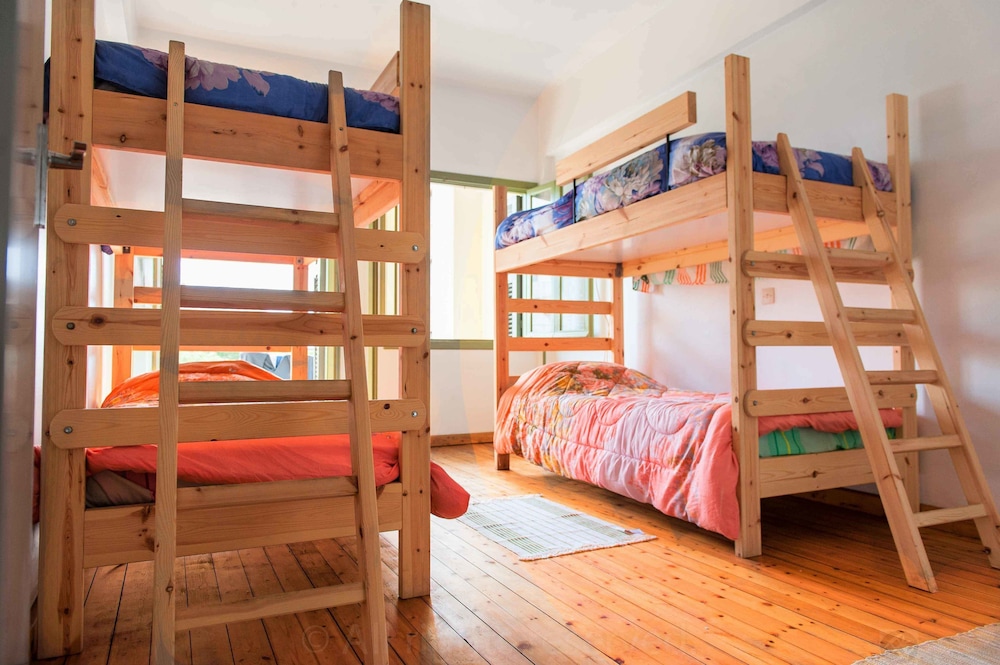Shared Dormitory, Shared Bathroom, City View (Janis Joplin - Female Dorm) photo 2
