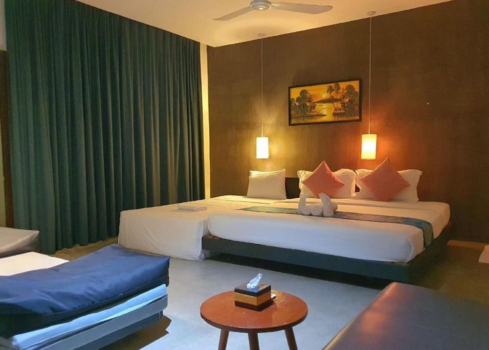 Suite, 1 King Bed, Sea View