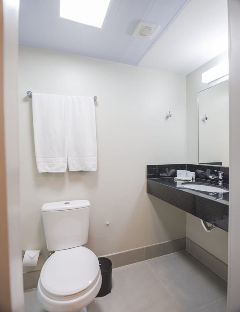 Classic Double Room thumbnail 5