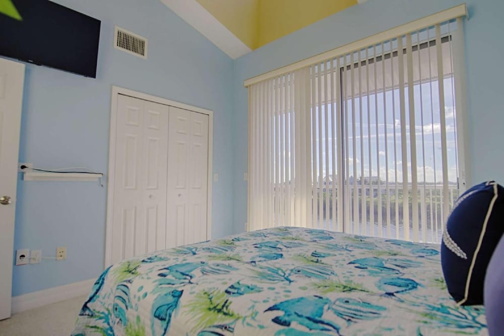 House, Multiple Beds (573 Little Harbor) photo 1