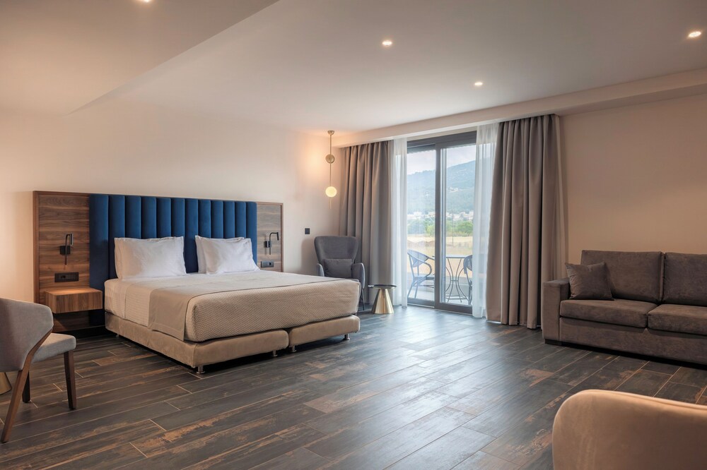 Superior Suite, Balcony, Mountain View