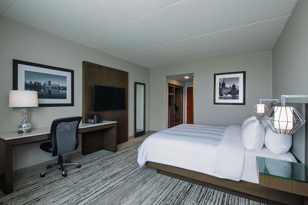 Club Room, 1 King Bed photo 2