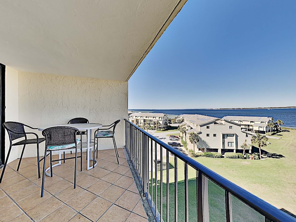 Condo, 1 King Bed with Sofa bed, Balcony (#952 - No Pets) photo 2