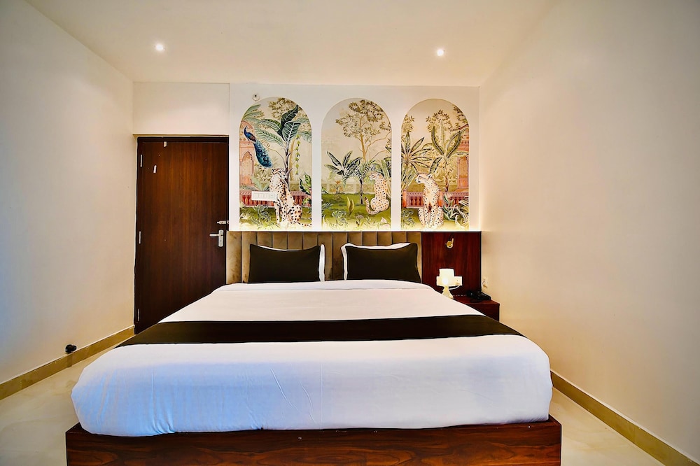 Superior Double Room, Balcony, Hill View